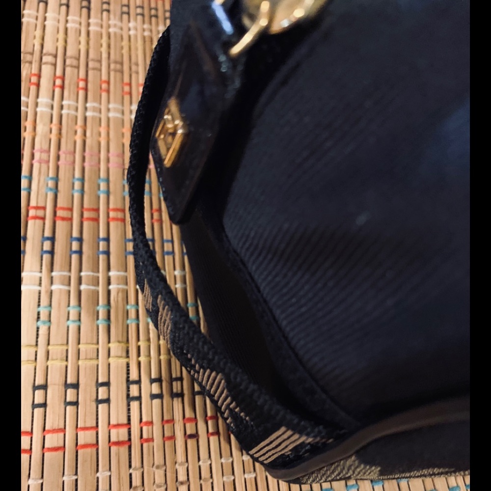 ❌❌SOLD❌❌✳️ AUTH FENDI UNISEX POUCH NEVER USED ✳️ - Picture 8 of 12